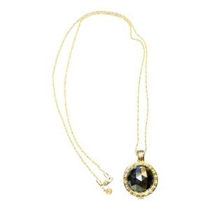 Elegant Gold and Black Pendant Necklace